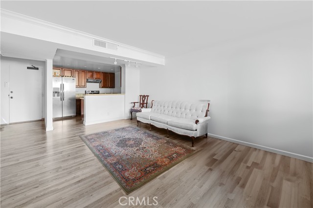 10535 Wilshire Boulevard, Los Angeles CA: https://media.crmls.org/medias/b9286354-ddb8-41f2-ba63-639028400231.jpg