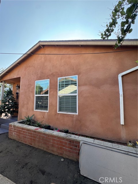 Detail Gallery Image 6 of 13 For 860 W 73rd St., Los Angeles,  CA 90044 - – Beds | – Baths