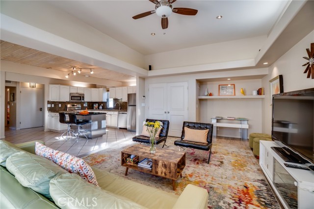 Detail Gallery Image 7 of 69 For 576 E Desert Holly Cir, Palm Springs,  CA 92262 - 3 Beds | 2 Baths