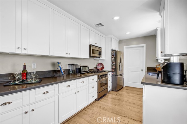 18026 Duncan Street, Encino CA: https://media.crmls.org/medias/b928f9cb-3886-4857-abf8-3169a1c8f013.jpg