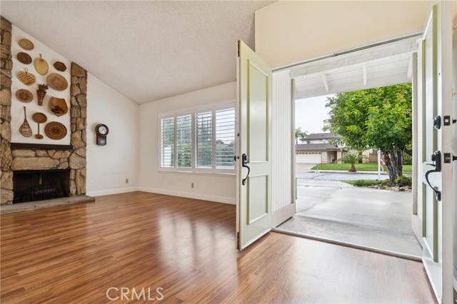22714 Stagg, West Hills CA: https://media.crmls.org/medias/b9292308-c935-442e-aa46-0187d56a2060.jpg