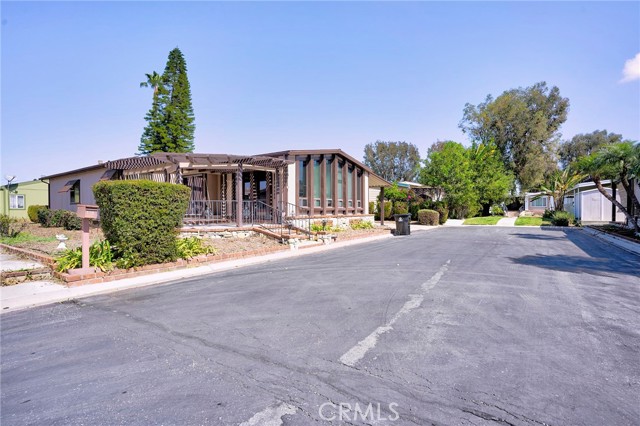 Detail Gallery Image 2 of 39 For 1919 W Coronet #128,  Anaheim,  CA 92801 - 2 Beds | 2 Baths