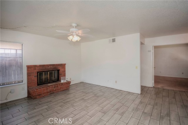 10685 Ridgefield, Moreno Valley CA: https://media.crmls.org/medias/b92affd1-a686-4692-9515-4d10641a0771.jpg