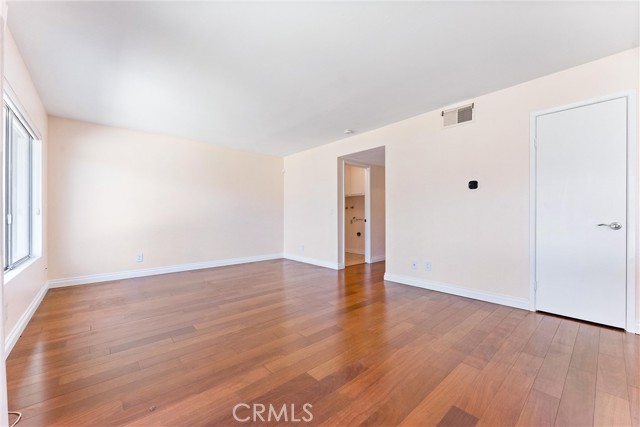 44 W Yale, Irvine CA: https://media.crmls.org/medias/b92bb1be-0eb3-4a26-81a0-919536ae4819.jpg