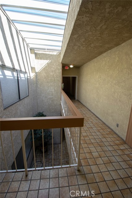 Detail Gallery Image 35 of 44 For 12355 Chandler Bld #202,  Valley Village,  CA 91607 - 2 Beds | 2 Baths