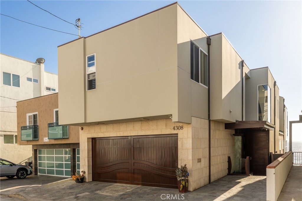 4308 The Strand