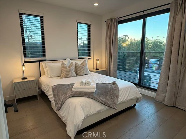 Detail Gallery Image 8 of 20 For 1205 Manzanita St, Silver Lake Los Angeles,  CA 90029 - 3 Beds | 3/1 Baths