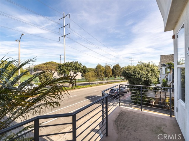 502 Rosecrans Avenue, Manhattan Beach, California 90266, 2 Bedrooms Bedrooms, ,2 BathroomsBathrooms,Residential,Sold,Rosecrans,SB23227735