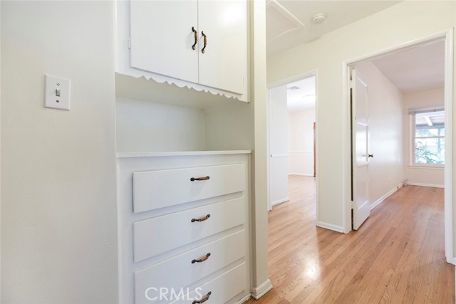 Detail Gallery Image 16 of 45 For 14719 Wyandotte St, Van Nuys,  CA 91405 - 2 Beds | 1/1 Baths