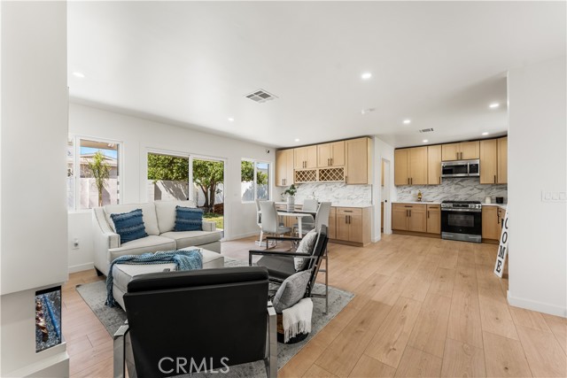 10951 Petit Avenue photo 8