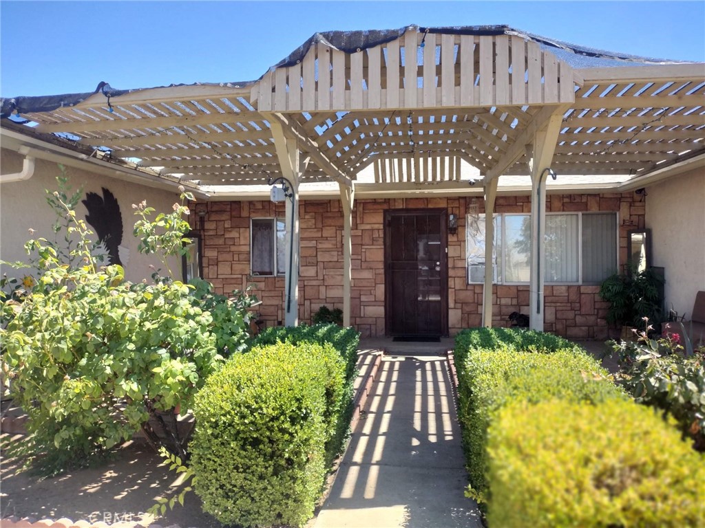 18199 Eucalyptus Street