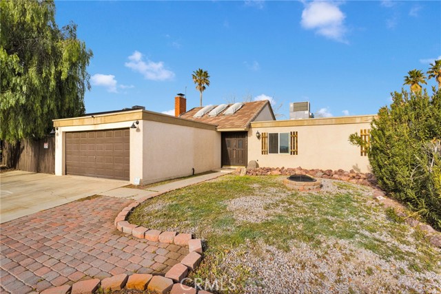 Detail Gallery Image 2 of 44 For 2040 Princeton, Barstow,  CA 92311 - 3 Beds | 2 Baths