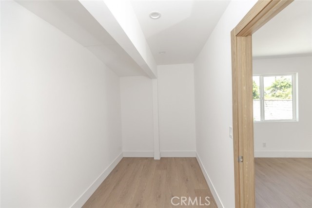 Detail Gallery Image 33 of 33 For 18856 Calvert St, Reseda,  CA 91335 - 3 Beds | 2/1 Baths