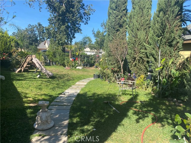 Detail Gallery Image 2 of 3 For 16329 Elaine, Fontana,  CA 92336 - 4 Beds | 2 Baths