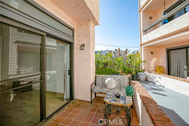 11911 Magnolia Boulevard, Valley Village CA: https://media.crmls.org/medias/b92f9589-da5a-4852-988c-dbc8b21555d4.jpg