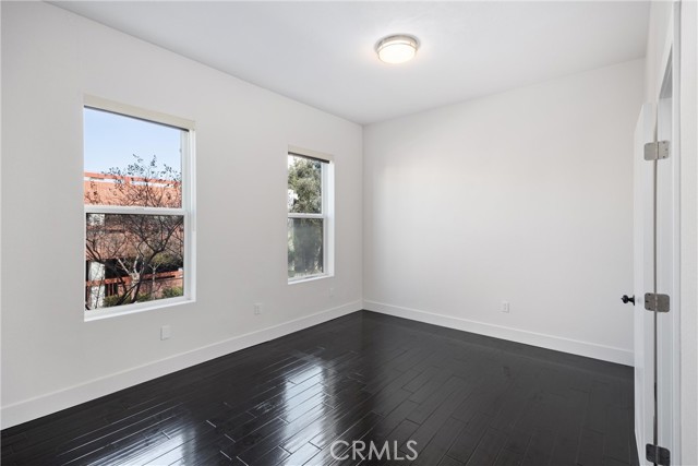 Detail Gallery Image 33 of 45 For 190 W 3rd St, Santa Ana,  CA 92701 - 3 Beds | 2/1 Baths