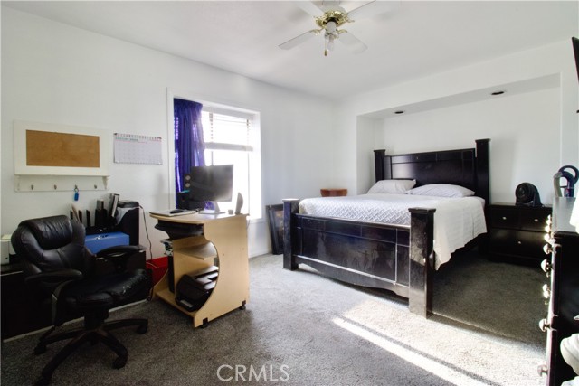 Detail Gallery Image 8 of 16 For 8011 Fuente, Oak Hills,  CA 92344 - 3 Beds | 2 Baths