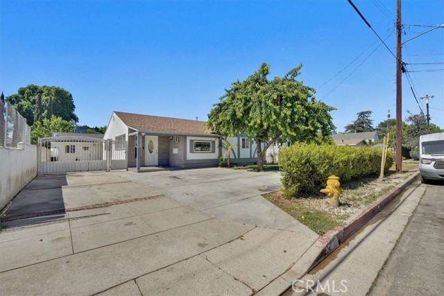 Detail Gallery Image 3 of 58 For 15330 Hart St, Van Nuys,  CA 91406 - 4 Beds | 4 Baths