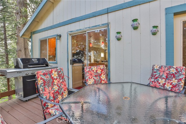 Detail Gallery Image 15 of 50 For 198 Pine Ridge Rd, Crestline,  CA 92325 - 3 Beds | 2/1 Baths