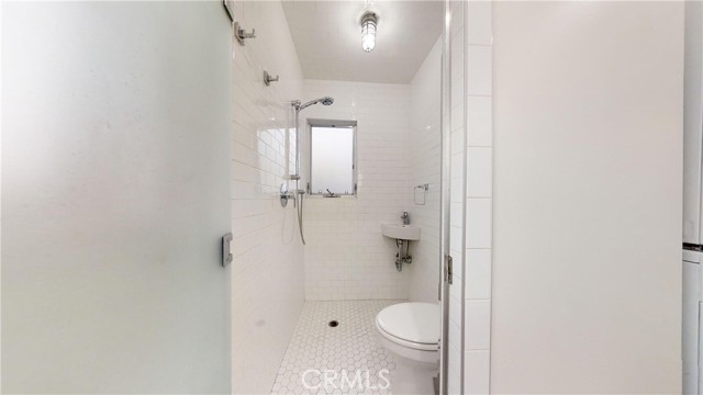 Detail Gallery Image 12 of 18 For 1204 Monterey Bld, Hermosa Beach,  CA 90254 - 3 Beds | 2/1 Baths