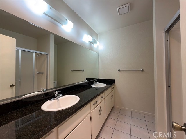 Detail Gallery Image 6 of 12 For 7013 Haskell, Van Nuys,  CA 91406 - 2 Beds | 2 Baths