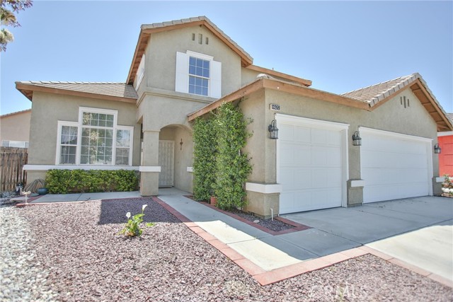 Detail Gallery Image 3 of 44 For 13269 via Del Lago, Victorville,  CA 92392 - 4 Beds | 3 Baths