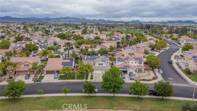24520 Calle Estancia, Murrieta CA: https://media.crmls.org/medias/b933625b-3003-41f9-b1cb-01b448c1938b.jpg