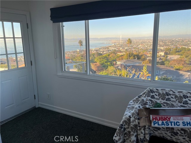 Detail Gallery Image 14 of 24 For 229 via Pasqual, Redondo Beach,  CA 90277 - 4 Beds | 4 Baths