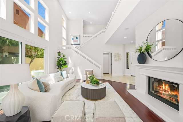 32 Belcanto, Irvine CA: https://media.crmls.org/medias/b934bb23-47aa-4b6c-b29c-7cbc4bd7889f.jpg