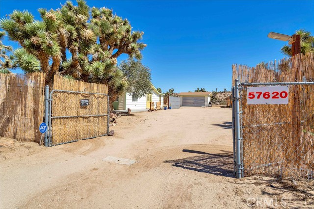 Detail Gallery Image 3 of 24 For 57620 Buena Vista Dr, Yucca Valley,  CA 92284 - 2 Beds | 1 Baths