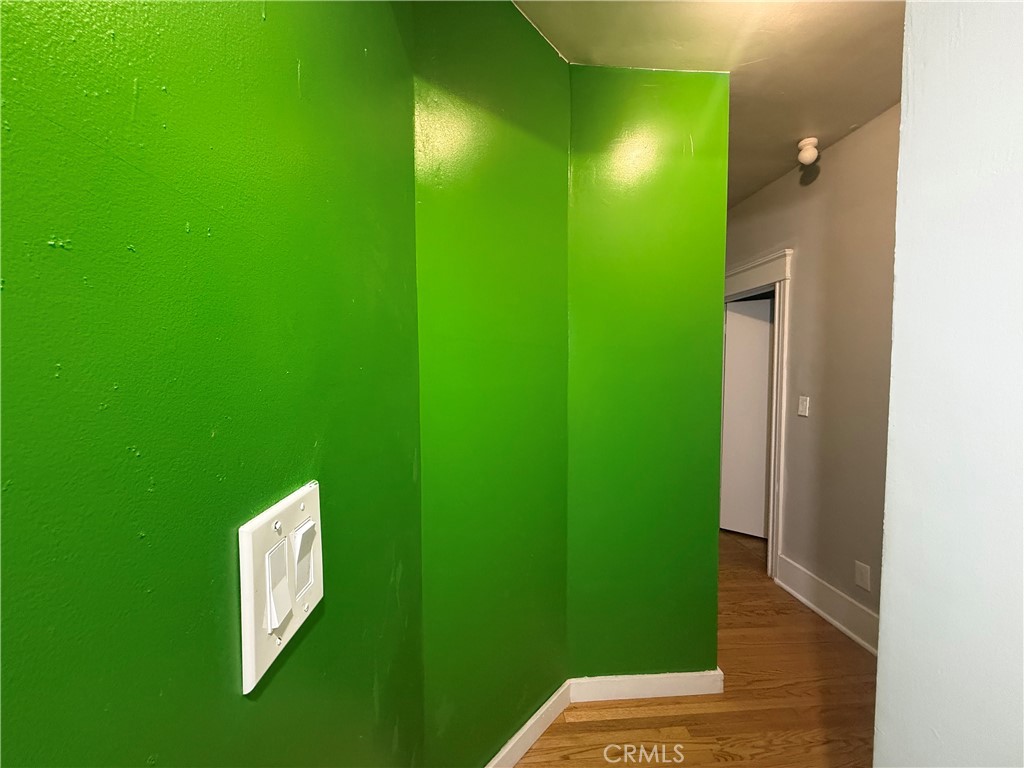 https://media.crmls.org/medias/b9350cdf-0792-4944-a414-50bfff248bcf.jpg?preset=X-Large