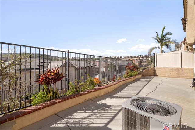 24717 Rockston Drive, Corona CA: https://media.crmls.org/medias/b935114f-c42d-44b4-8ac9-3ced57a10ef4.jpg