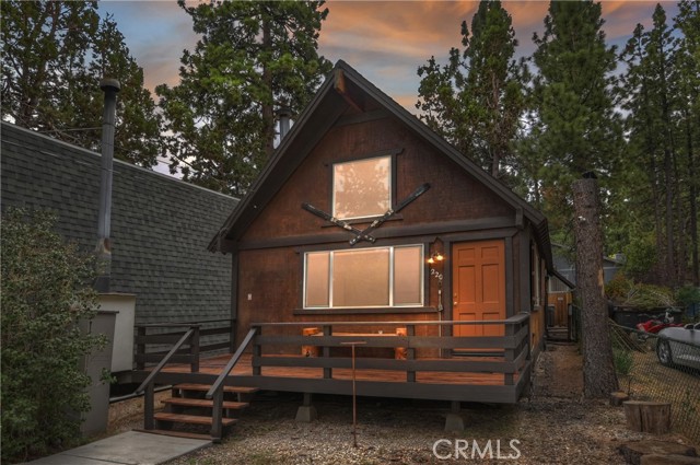 220 Angeles Boulevard, Big Bear City CA: https://media.crmls.org/medias/b9353641-c102-4705-86c6-381136e760e6.jpg