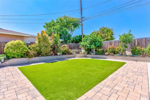 335 E Francis Avenue, La Habra CA: https://media.crmls.org/medias/b9359c34-bbae-4d35-9108-6f0e04290a10.jpg