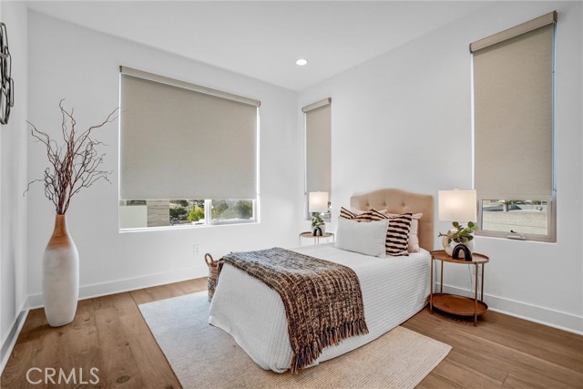 Image 25 of 51 For 24 Ebb Tide  