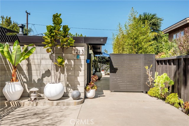 Detail Gallery Image 5 of 53 For 7213 E Lanai St, Long Beach,  CA 90808 - 4 Beds | 2 Baths