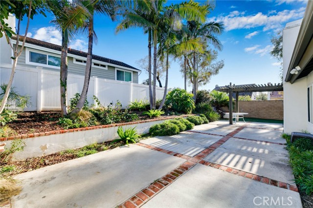 Detail Gallery Image 4 of 33 For 2 Mccormick, Irvine,  CA 92620 - 4 Beds | 2 Baths