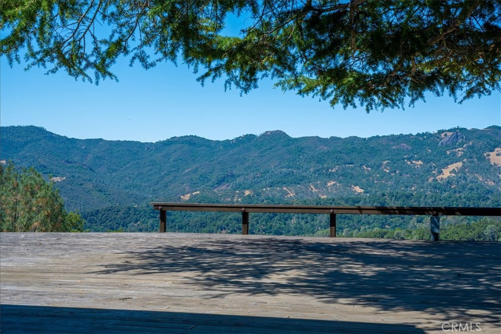 https://media.crmls.org/medias/b9378be9-341a-4951-91c8-033e85a97309.jpg?preset=X-Large