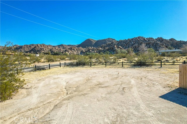 Detail Gallery Image 33 of 57 For 6992 Sierra Ave, Joshua Tree,  CA 92252 - 3 Beds | 2 Baths