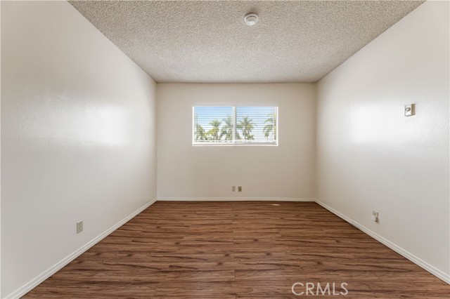 Detail Gallery Image 12 of 33 For 5530 Ackerfield Ave #206,  Long Beach,  CA 90805 - 2 Beds | 1 Baths