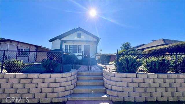 2823 Webster Avenue, San Diego CA: https://media.crmls.org/medias/b9390a1e-ed09-403e-afcd-9ecd73e916f4.jpg
