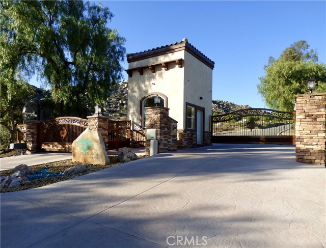23685 Tapatia Road, Homeland CA: https://media.crmls.org/medias/b9396e1a-df2c-4cb9-aac3-41bef7efc1c5.jpg