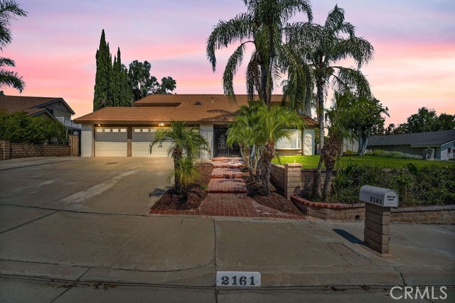 Detail Gallery Image 2 of 56 For 2161 Stonefield Pl, Riverside,  CA 92506 - 5 Beds | 4 Baths