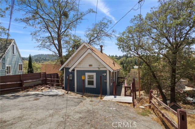 29251 Lake Brook Avenue, Cedar Glen CA: https://media.crmls.org/medias/b93aa0b8-8303-49e2-91f0-313529444d05.jpg