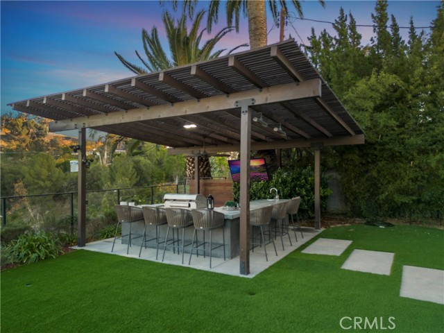 Detail Gallery Image 37 of 47 For 18296 Karen Dr, Tarzana,  CA 91356 - 5 Beds | 6 Baths