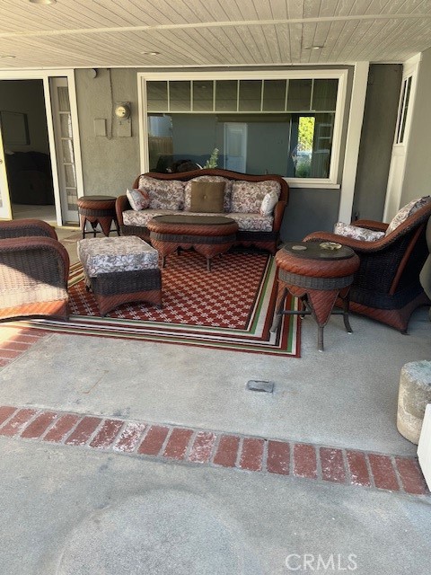 543 Redlands Ave, Newport Beach CA: https://media.crmls.org/medias/b93c39c0-a1ff-4c13-9865-c17561312928.jpg