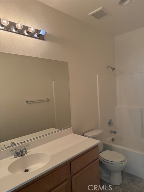 2062 Splendid Circle, San Jacinto CA: https://media.crmls.org/medias/b93c791d-a008-41b1-a541-504cdfc5d557.jpg