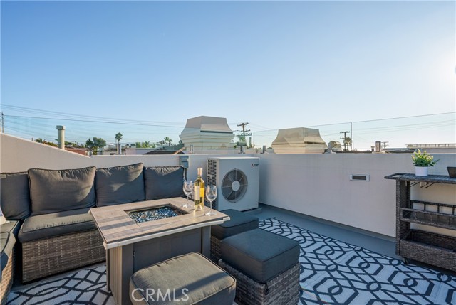 623 2nd Street, Hermosa Beach, California 90254, 4 Bedrooms Bedrooms, ,2 BathroomsBathrooms,Residential,Sold,2nd,CV23196946