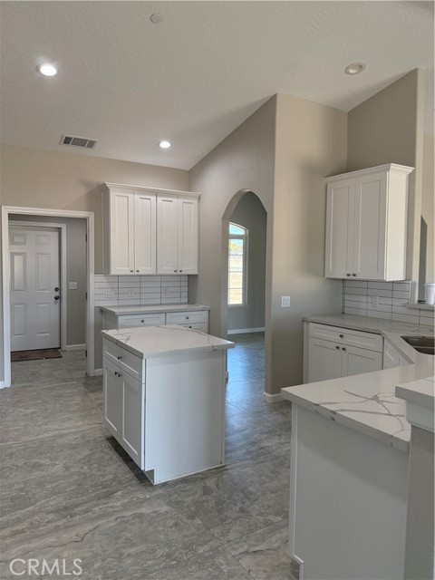 Detail Gallery Image 10 of 30 For 17796 Valencia St, Hesperia,  CA 92345 - 4 Beds | 2/1 Baths