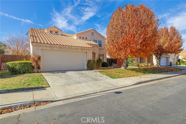 Detail Gallery Image 2 of 34 For 37733 Harvey St, Palmdale,  CA 93550 - 3 Beds | 3 Baths